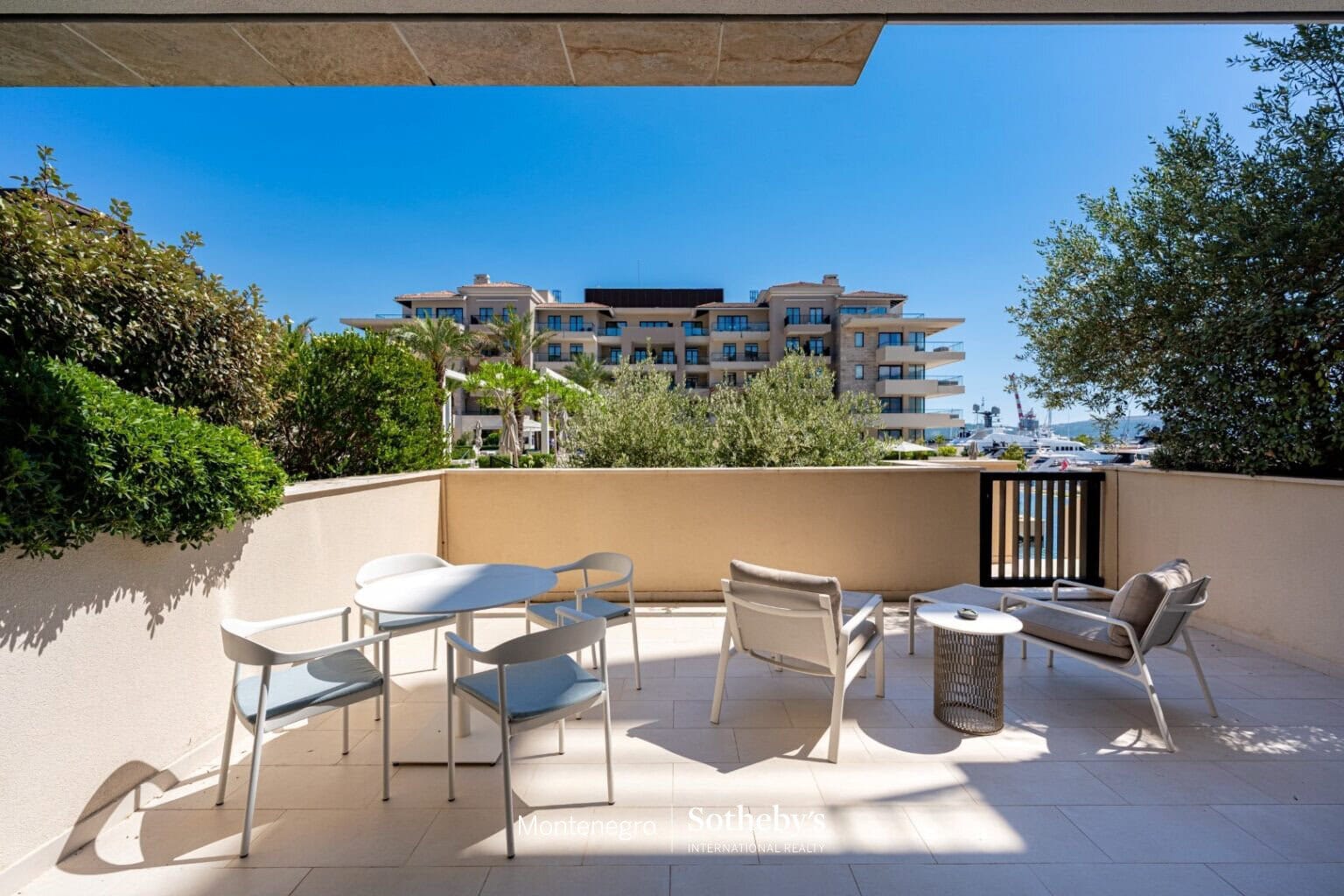 One Bedroom Apartment Baia Porto Montenegro