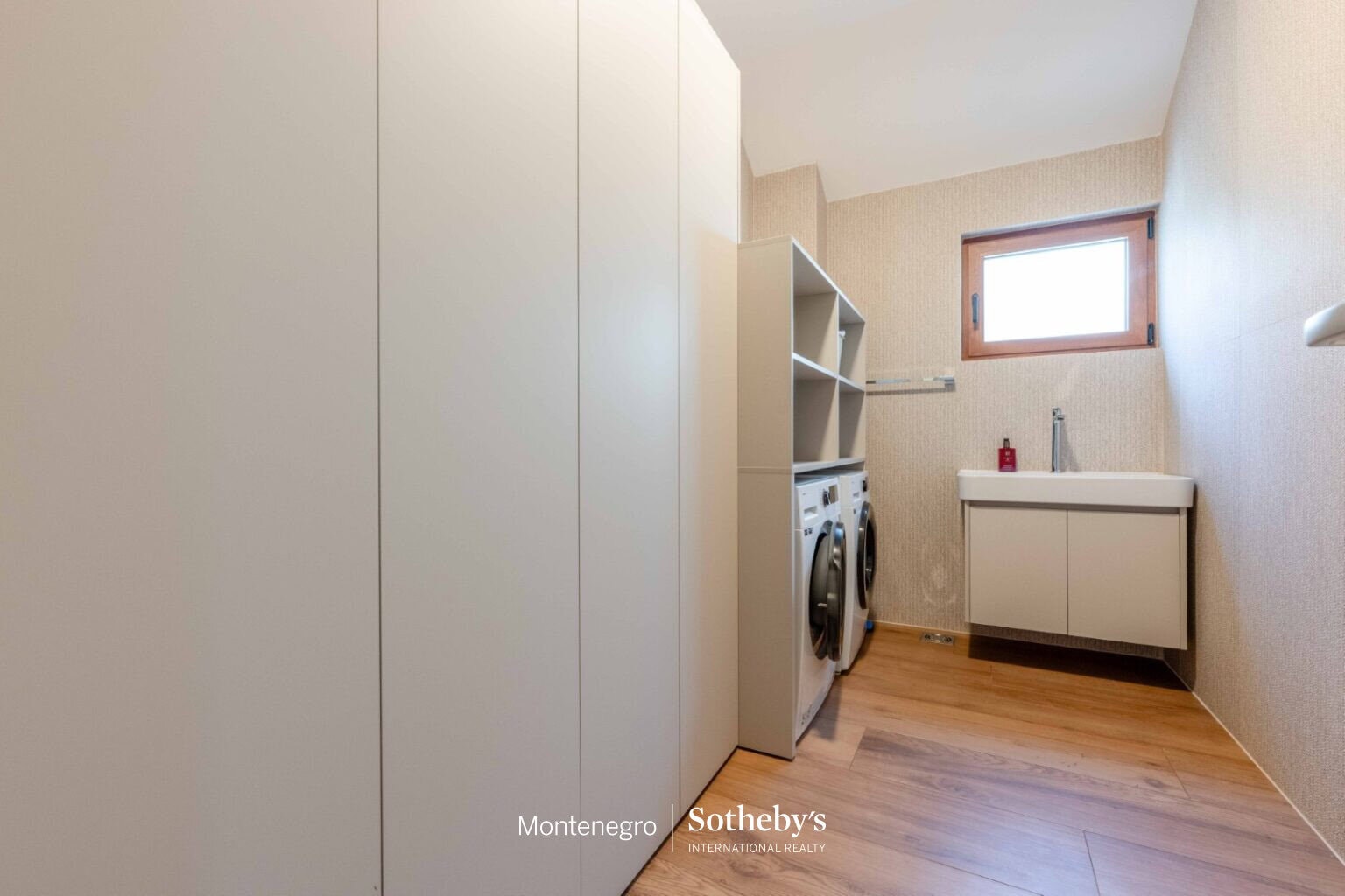 Contemporary villa Rijeka Rezevici