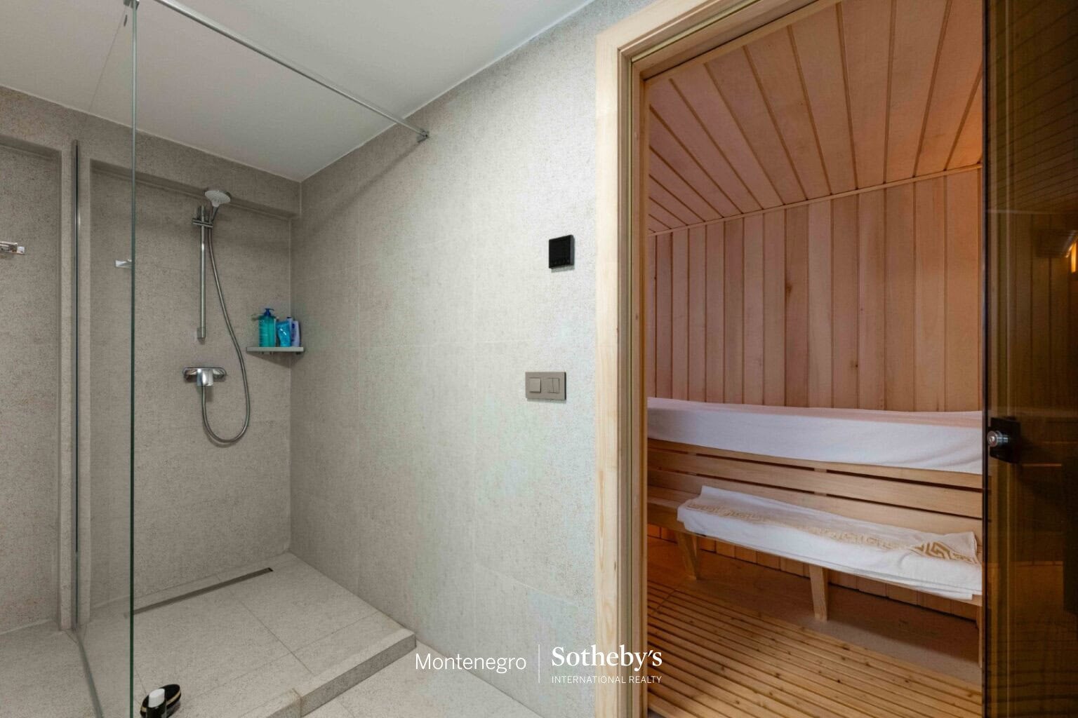 Contemporary villa Rijeka Rezevici