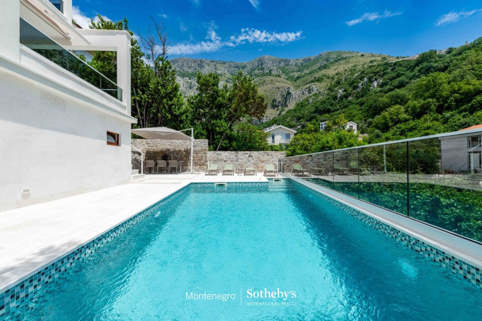 Contemporary villa Rijeka Rezevici