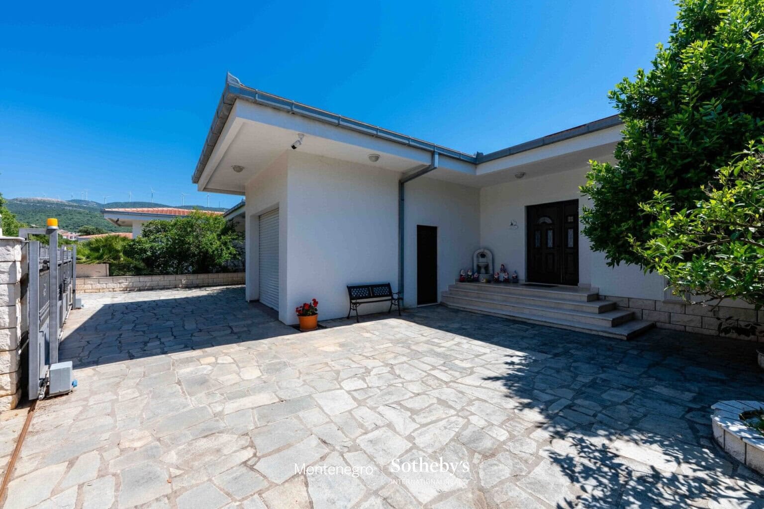 Waterfront Villa Utjeha