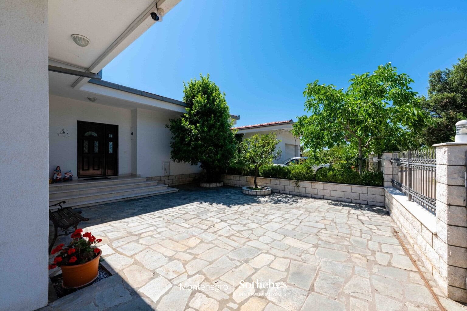Waterfront Villa Utjeha