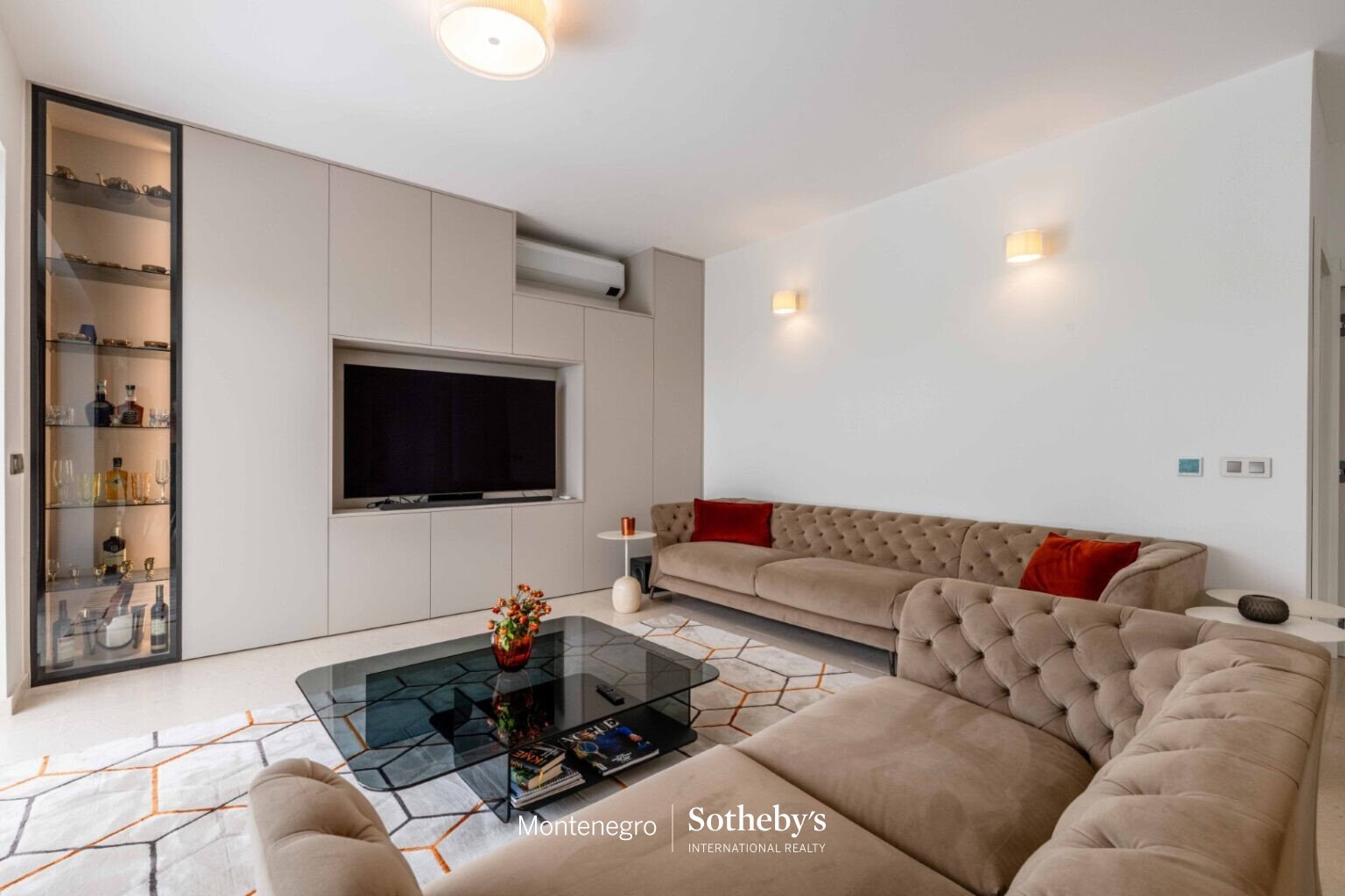 Contemporary villa Rijeka Rezevici