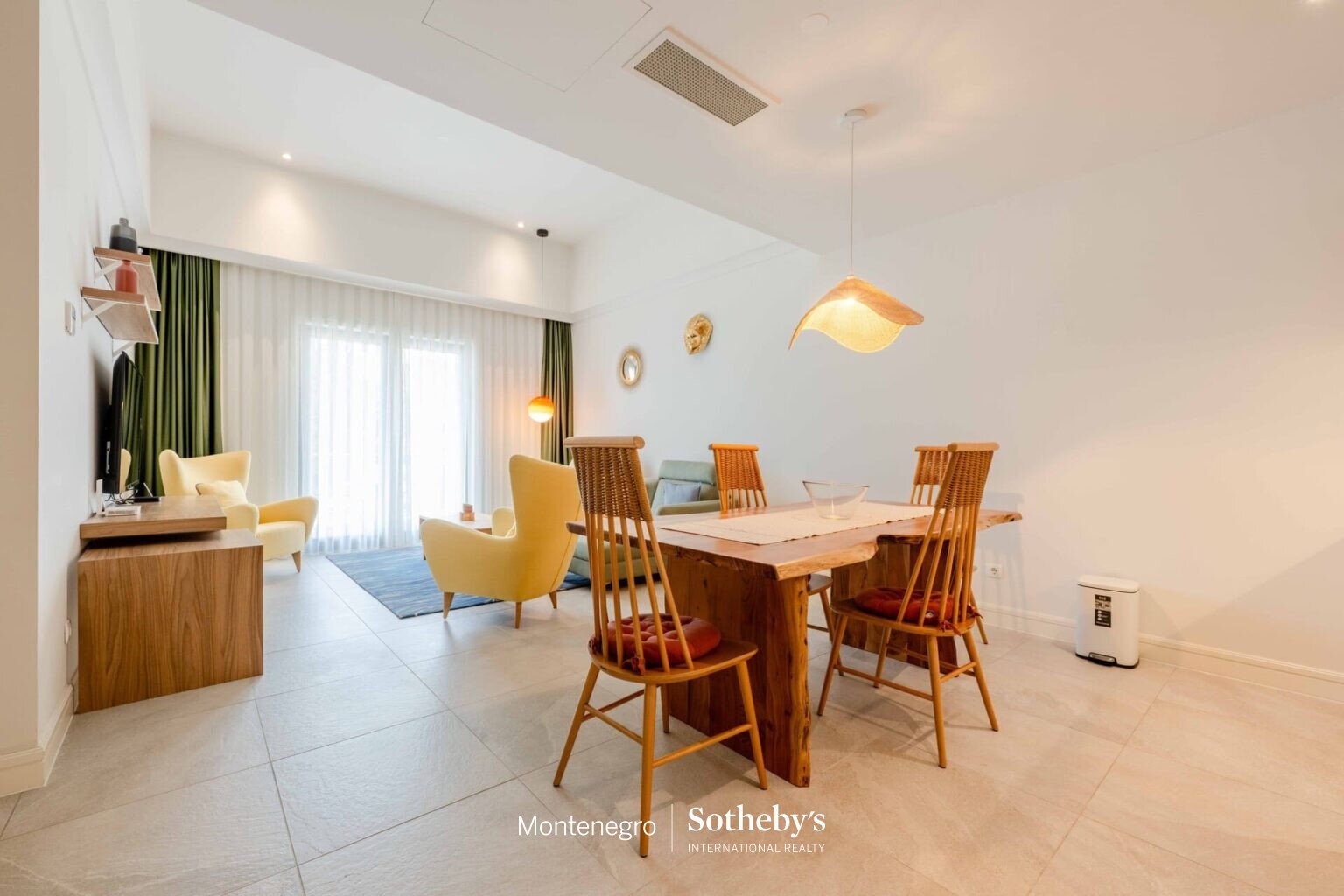 Spacious Two-bedroom Apartment Centrale