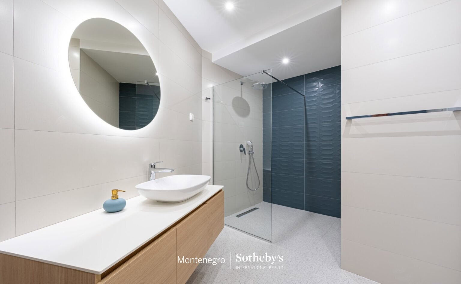 Modern One-bedroom apartment in Becici