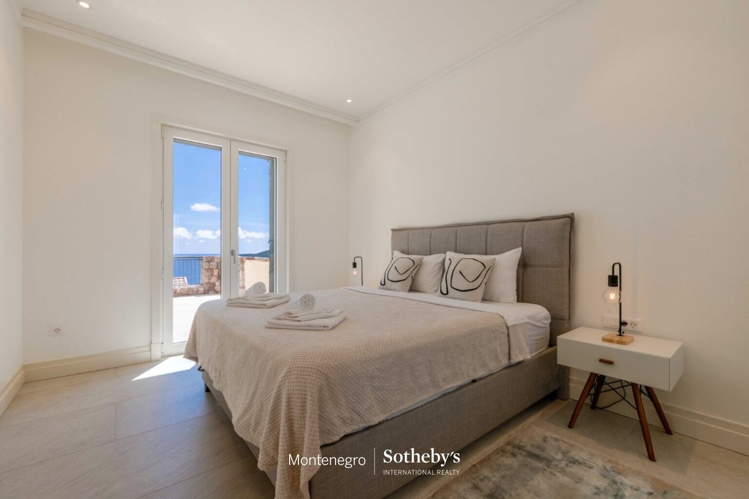 Luxury 1-bdr apartment, Marina Village, Lustica Bay