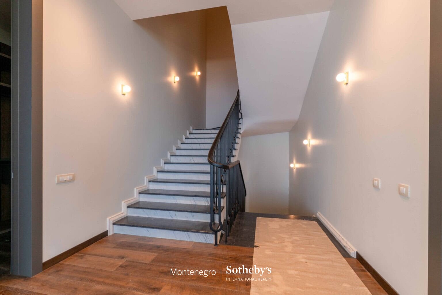 Exclusive Designer Villa – Skočiđevojka, Budva
