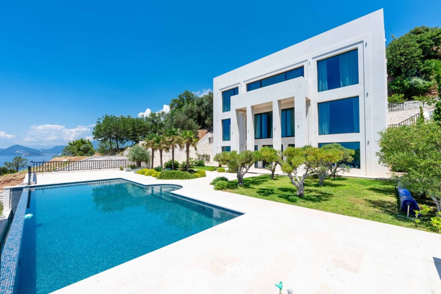 Exclusive Designer Villa – Skočiđevojka, Budva
