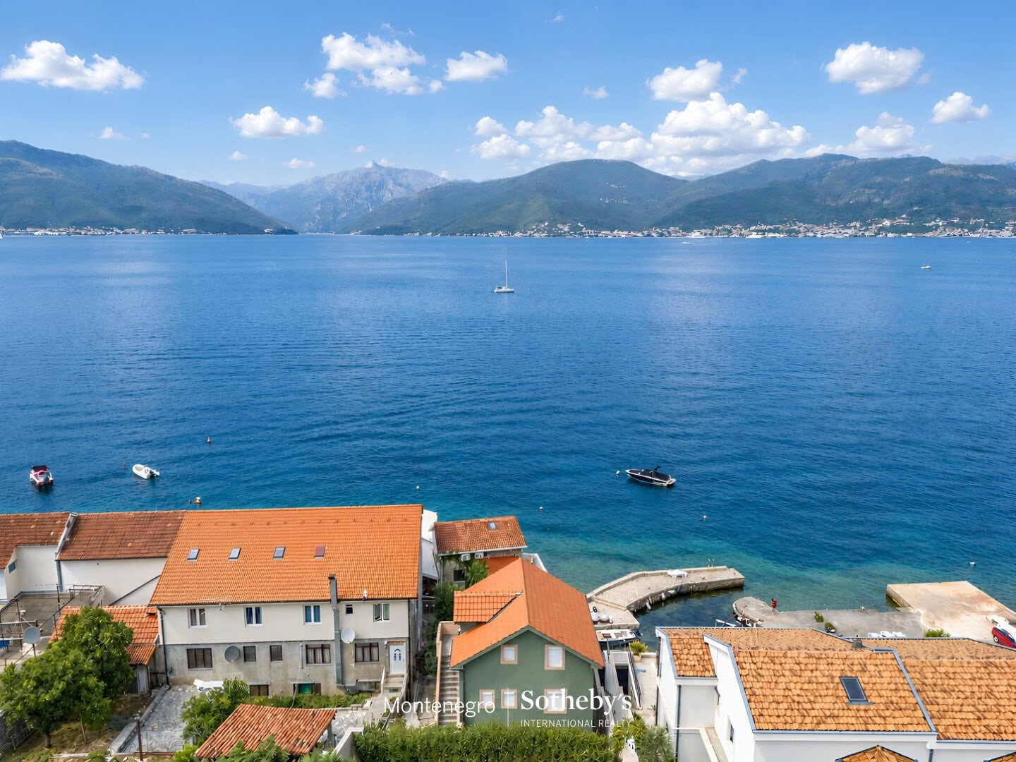 House  Montenegro, Montenegro