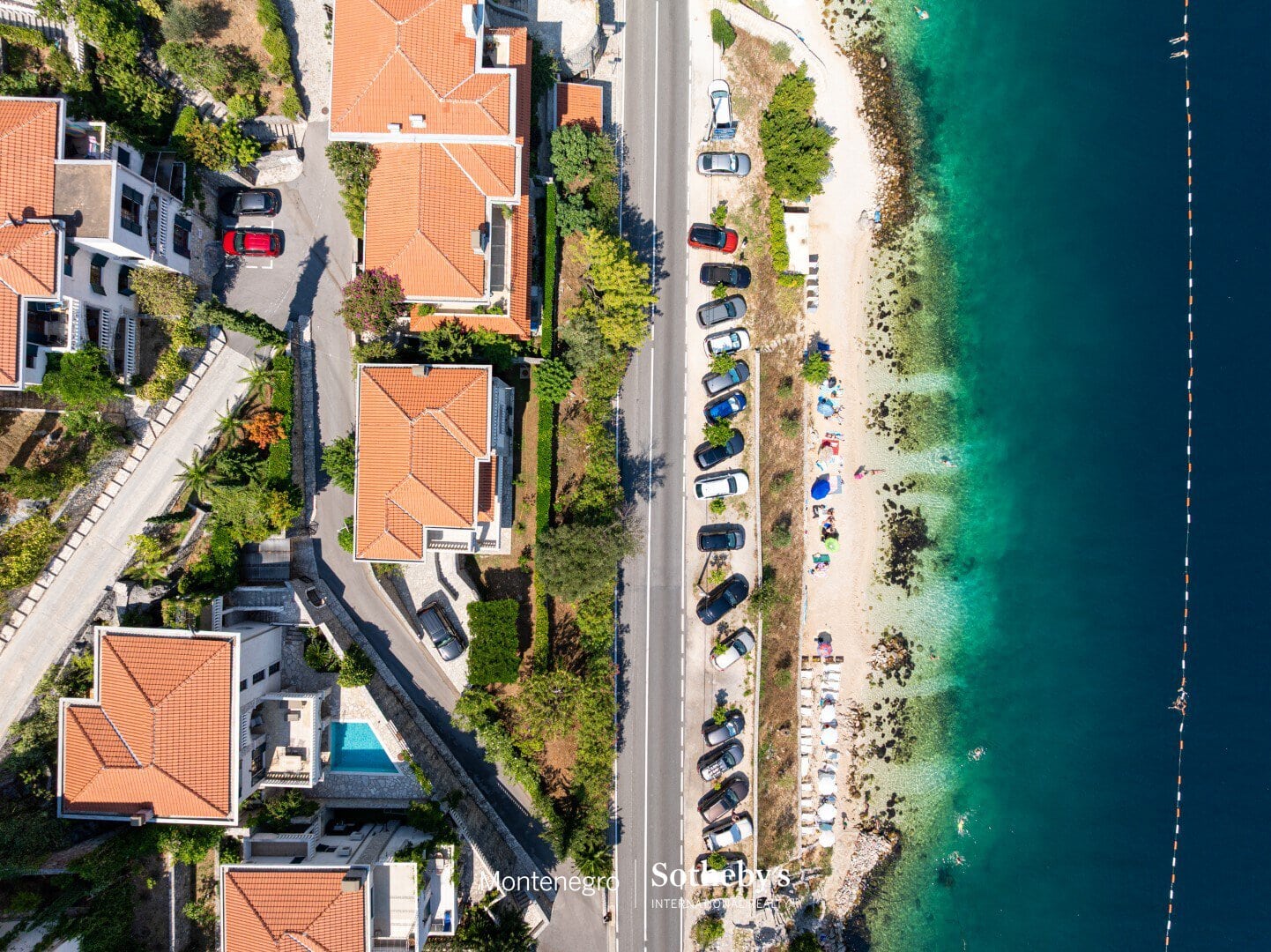 Villa Kostanjica in einem geschlossenen Resort am Wasser
