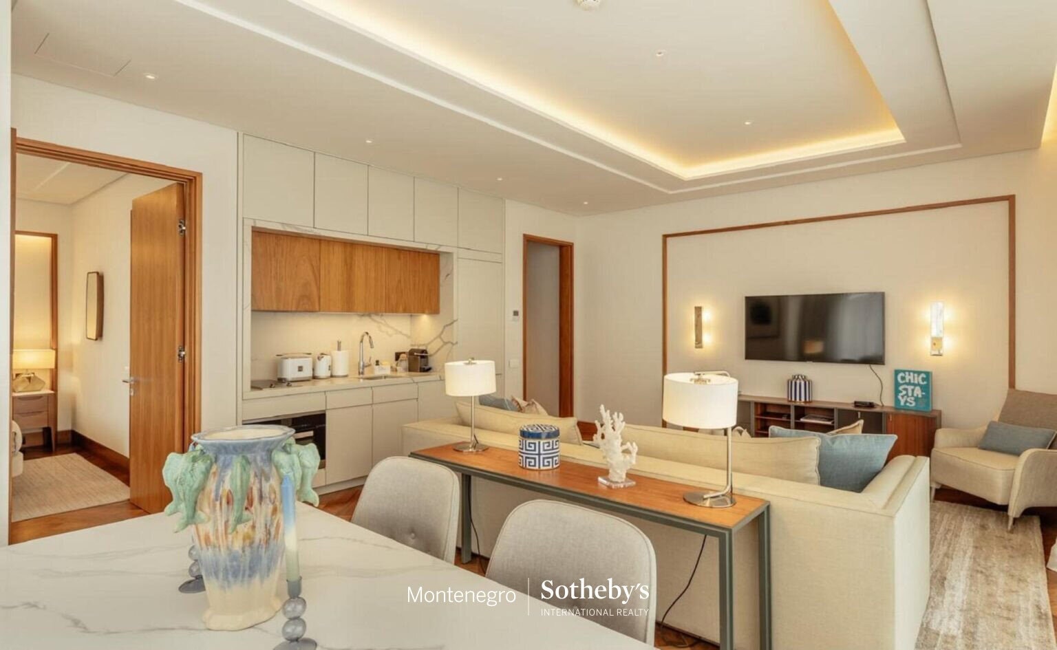 Luxury 1 Bedroom Apartment Elena for Rent