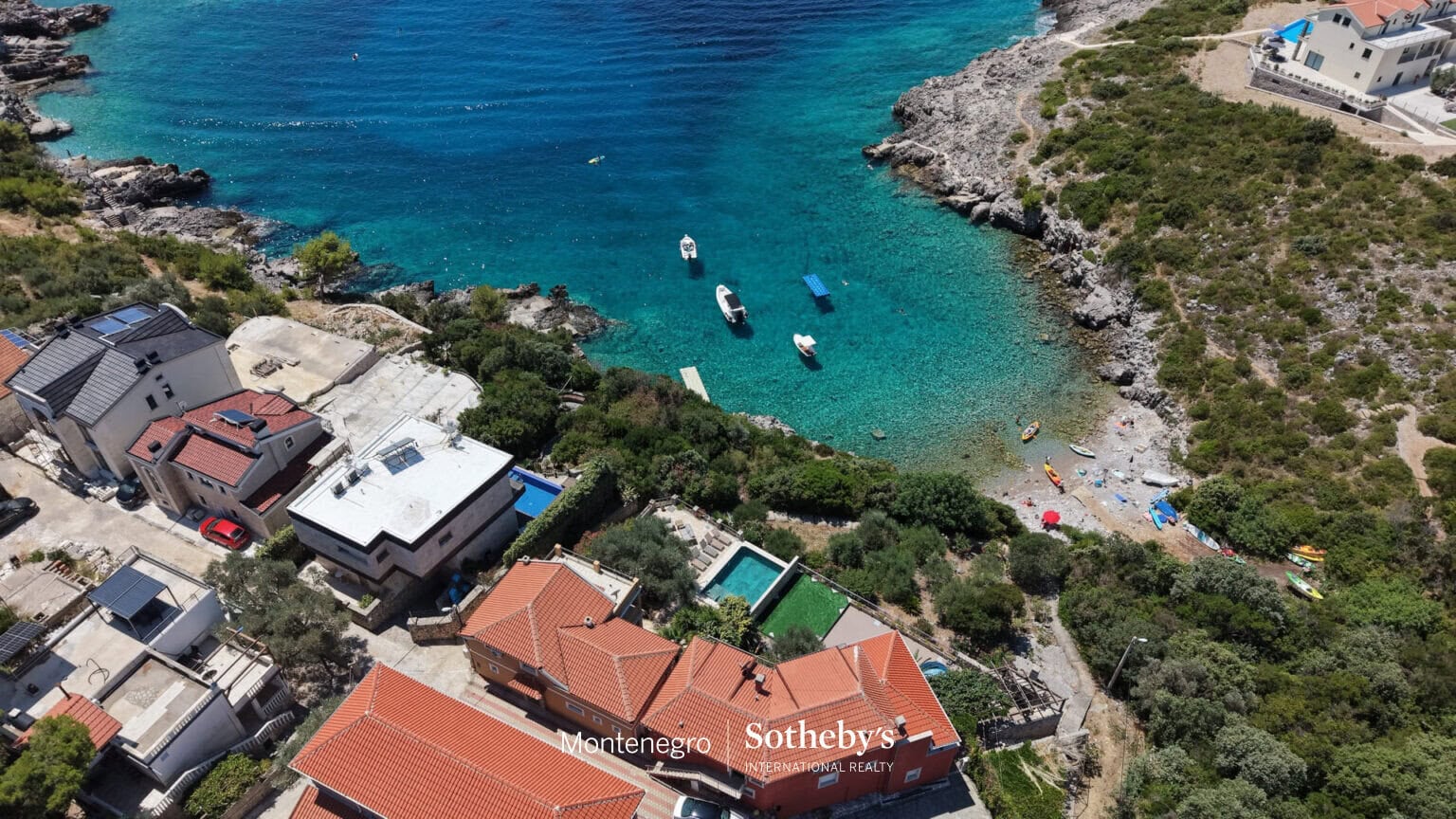 Waterfront Villa Rt Veslo