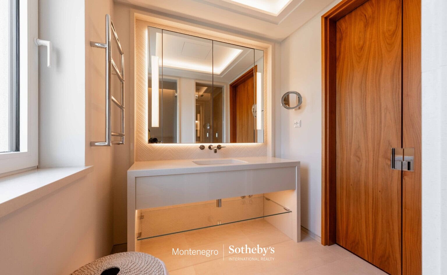Luxury Two Bedroom Apartment Elena