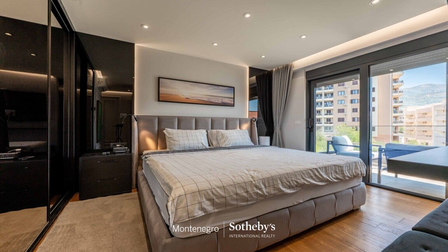 Luxury Three bedroom Penthouse Becici