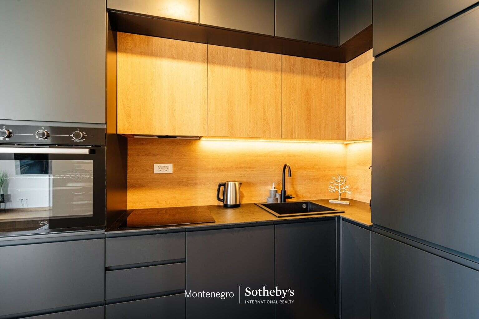 Three-bedroom apartment Tudorovici