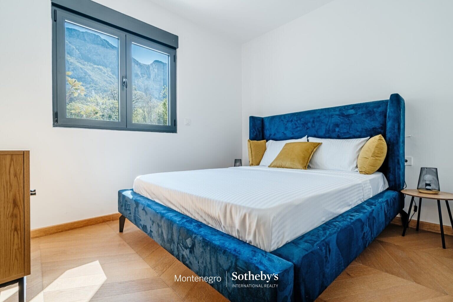 Three-bedroom apartment Tudorovici