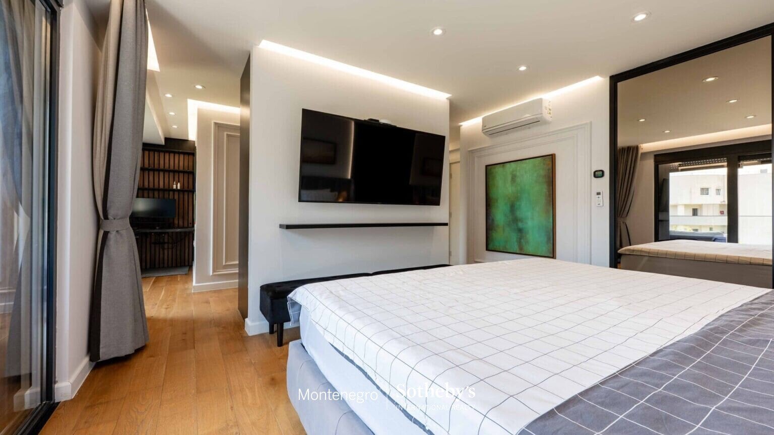 Luxury Three bedroom Penthouse Becici