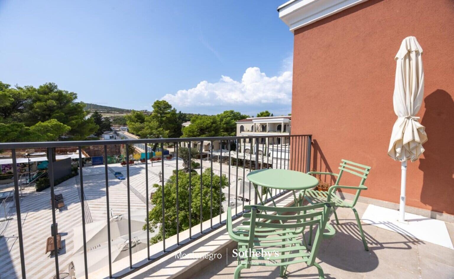 Modern Two bedroom Apartment Centrale