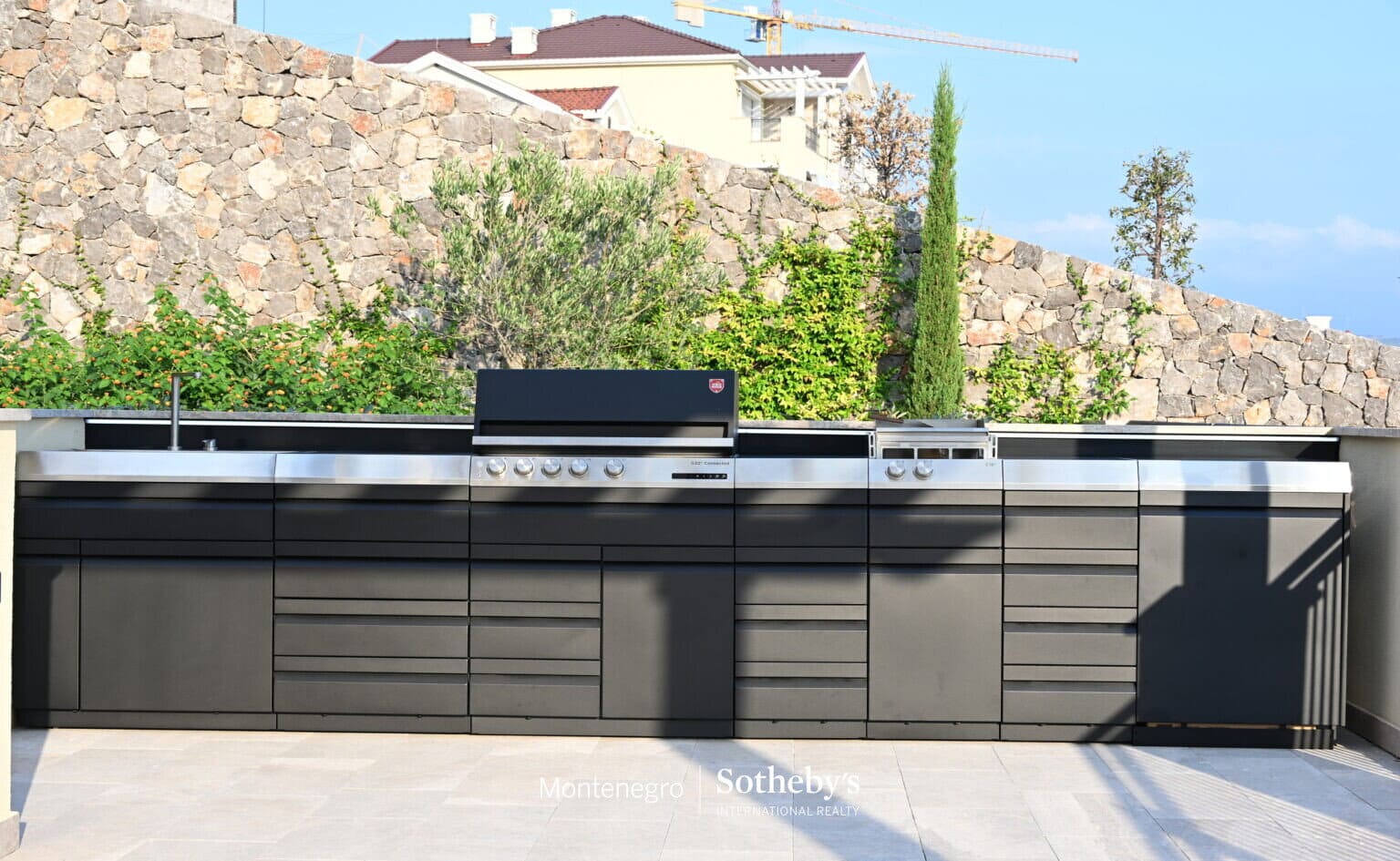 Luxury Four-bedroom Villa in Marina Village