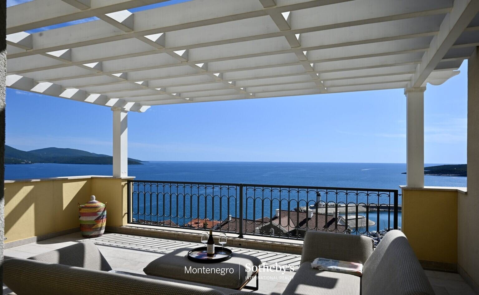 Luxury Four-bedroom Villa in Marina Village