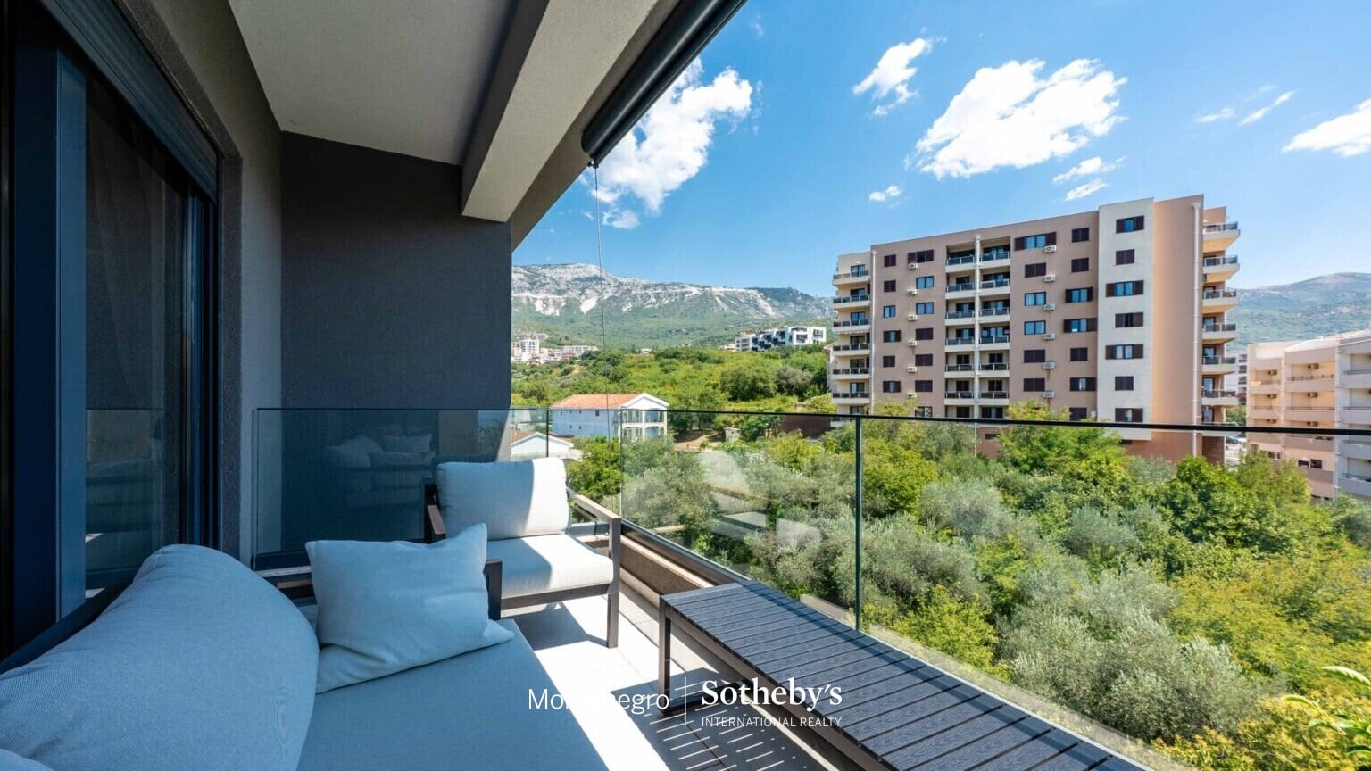 Luxury Three bedroom Penthouse Becici
