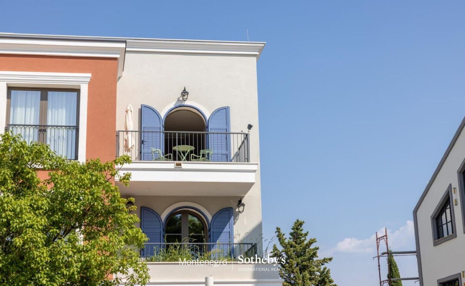 Modern Two bedroom Apartment Centrale