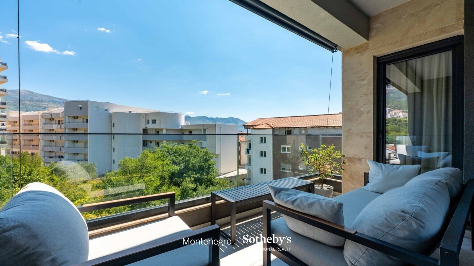 Luxury Three bedroom Penthouse Becici