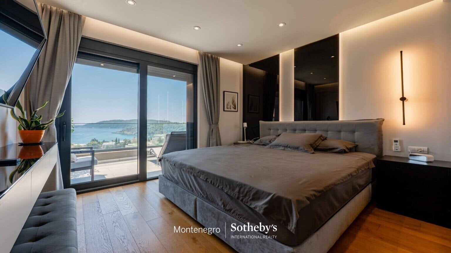 Luxury Three bedroom Penthouse Becici