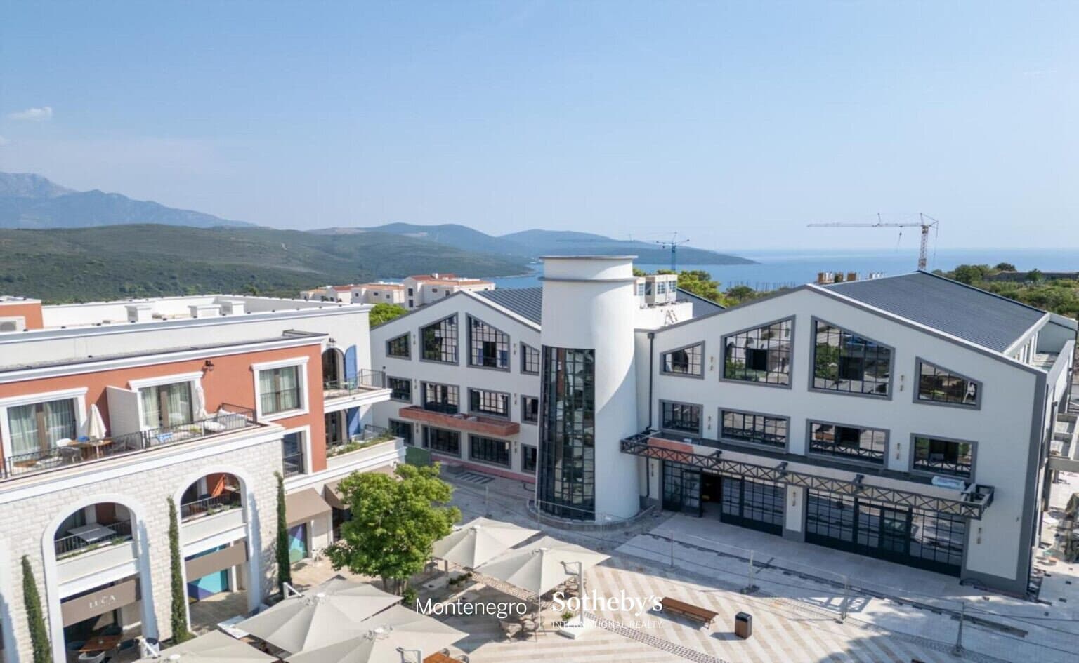 Modern Two bedroom Apartment Centrale