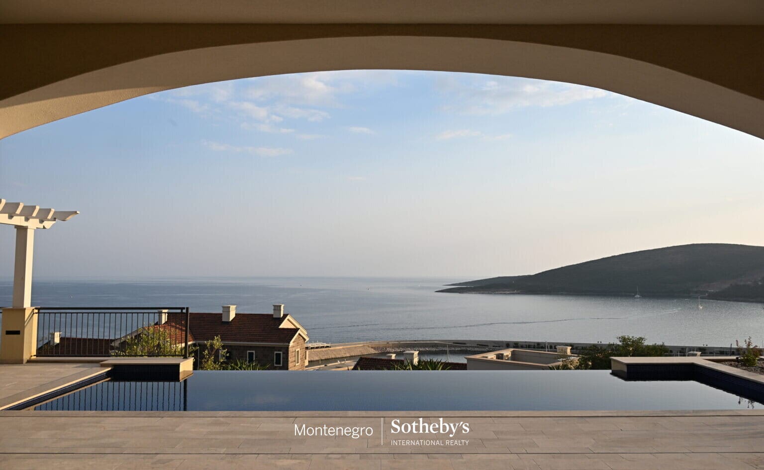 Luxury Four-bedroom Villa in Marina Village