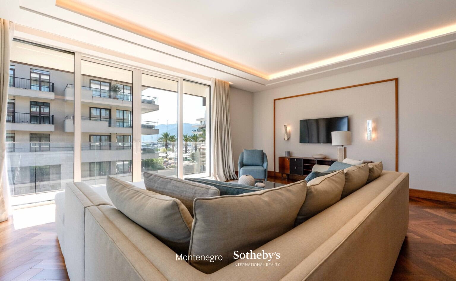Luxury Two Bedroom Apartment Elena