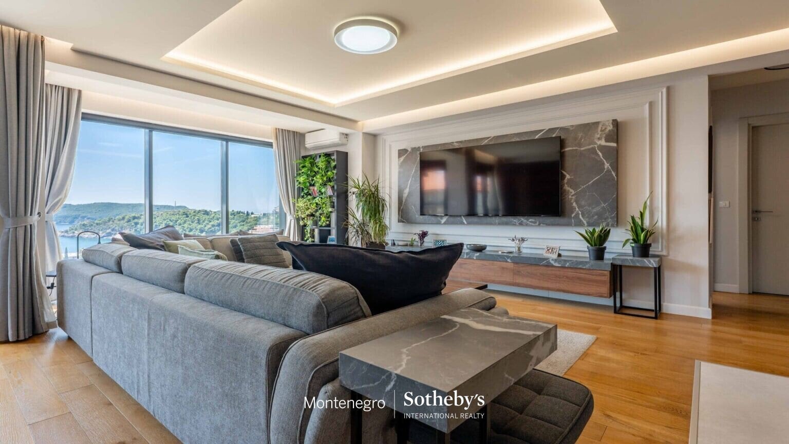 Luxury Three bedroom Penthouse Becici
