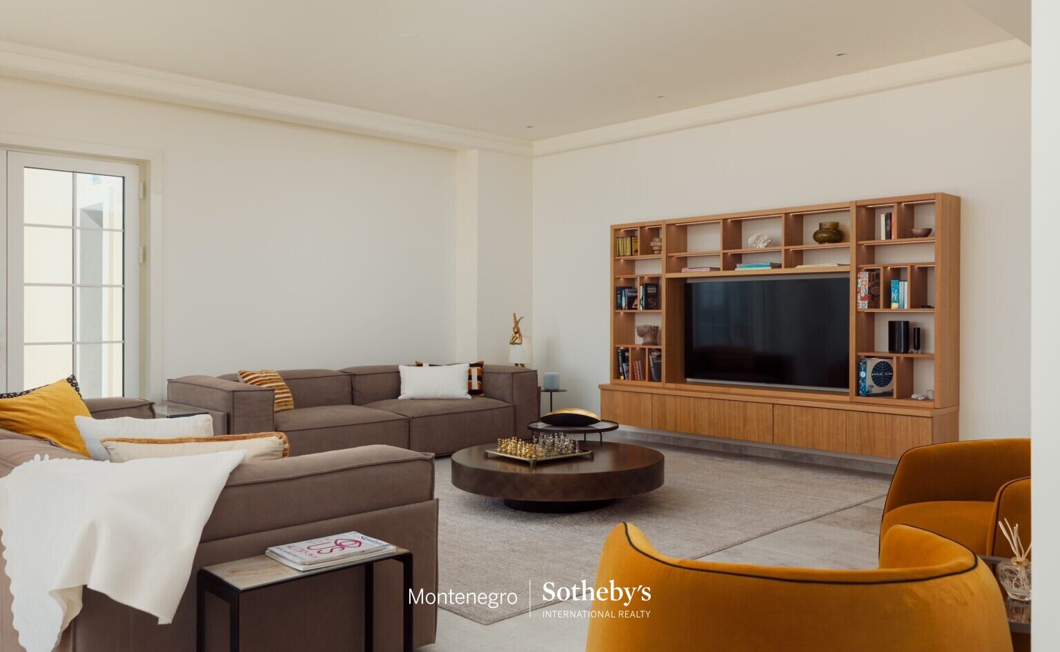 Luxury Four-bedroom Villa in Marina Village