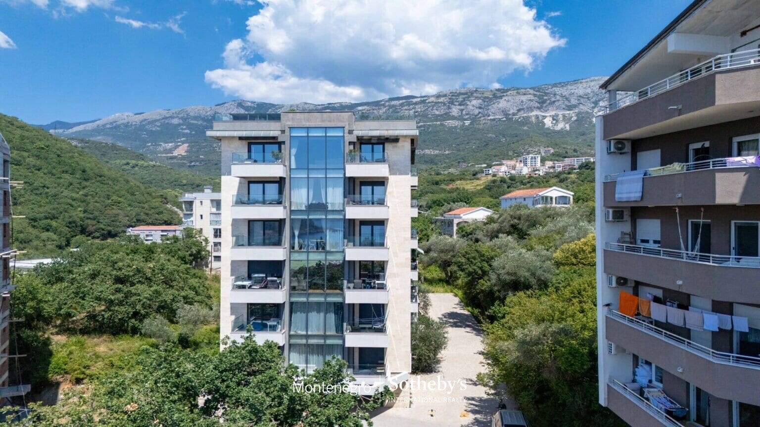 Luxury Three bedroom Penthouse Becici