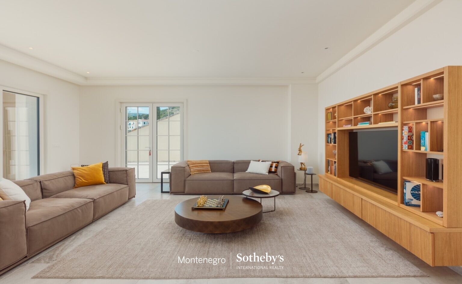 Luxury Four-bedroom Villa in Marina Village