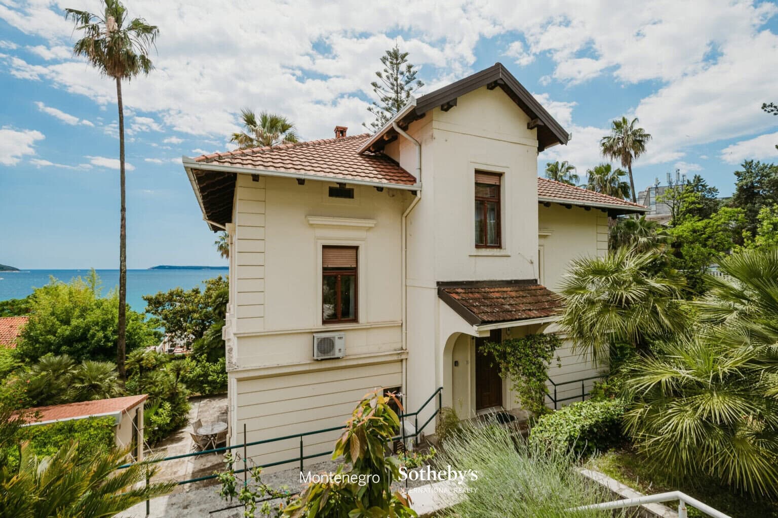 Authentic Villa Savina