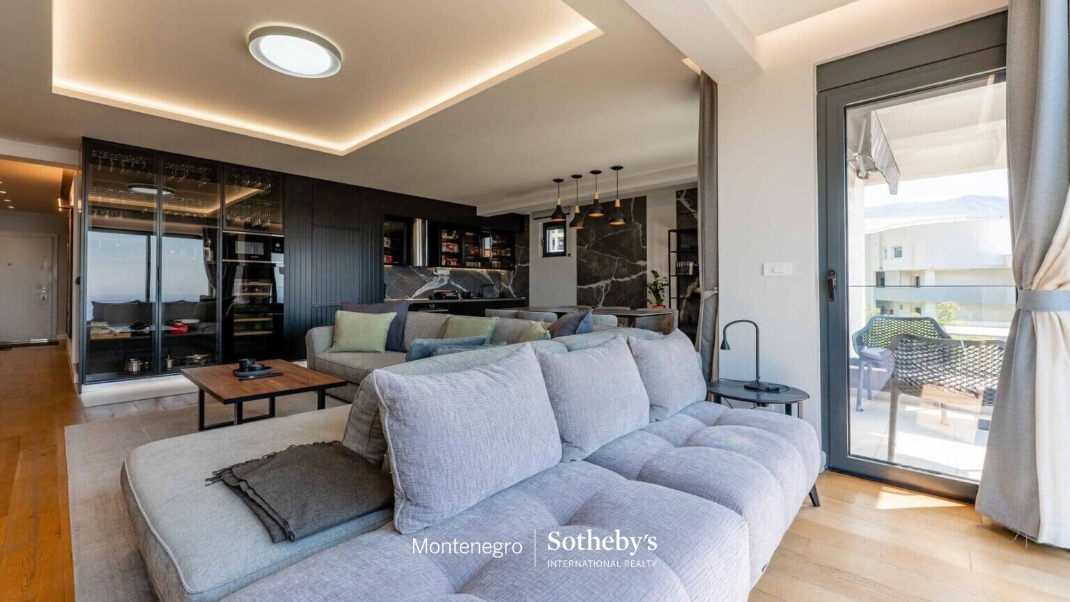 Luxury Three bedroom Penthouse Becici