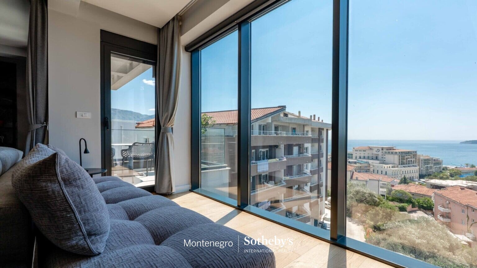 Luxury Three bedroom Penthouse Becici