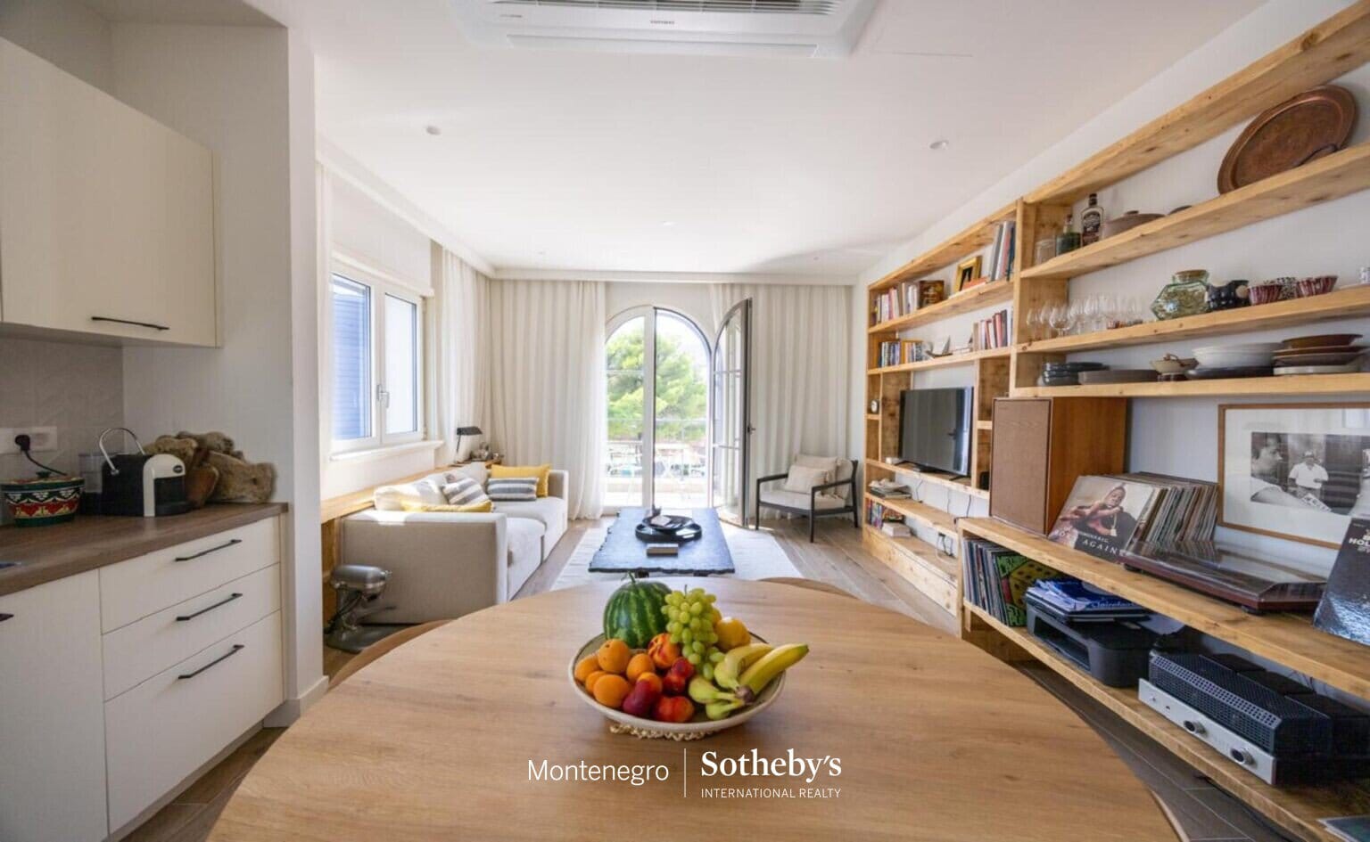 Modern Two bedroom Apartment Centrale