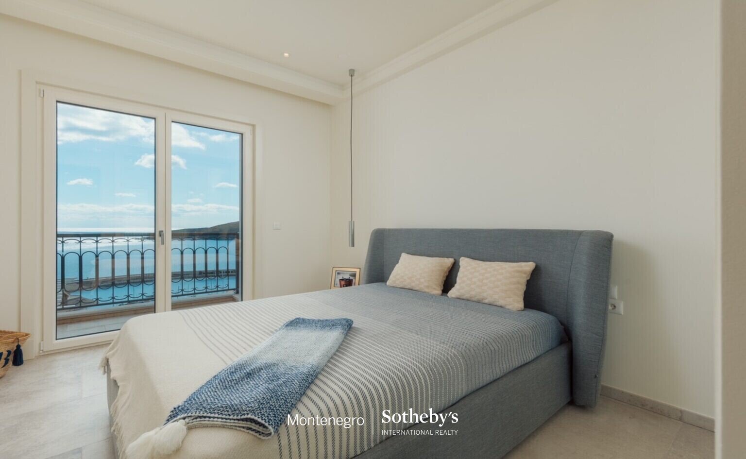 Luxury Four-bedroom Villa in Marina Village