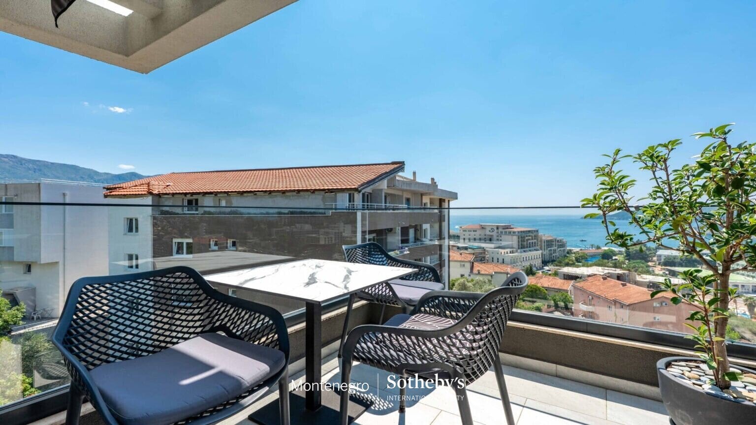 Luxury Three bedroom Penthouse Becici