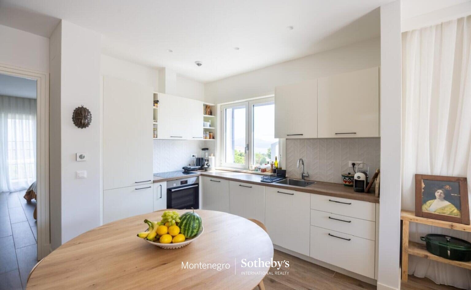 Modern Two bedroom Apartment Centrale
