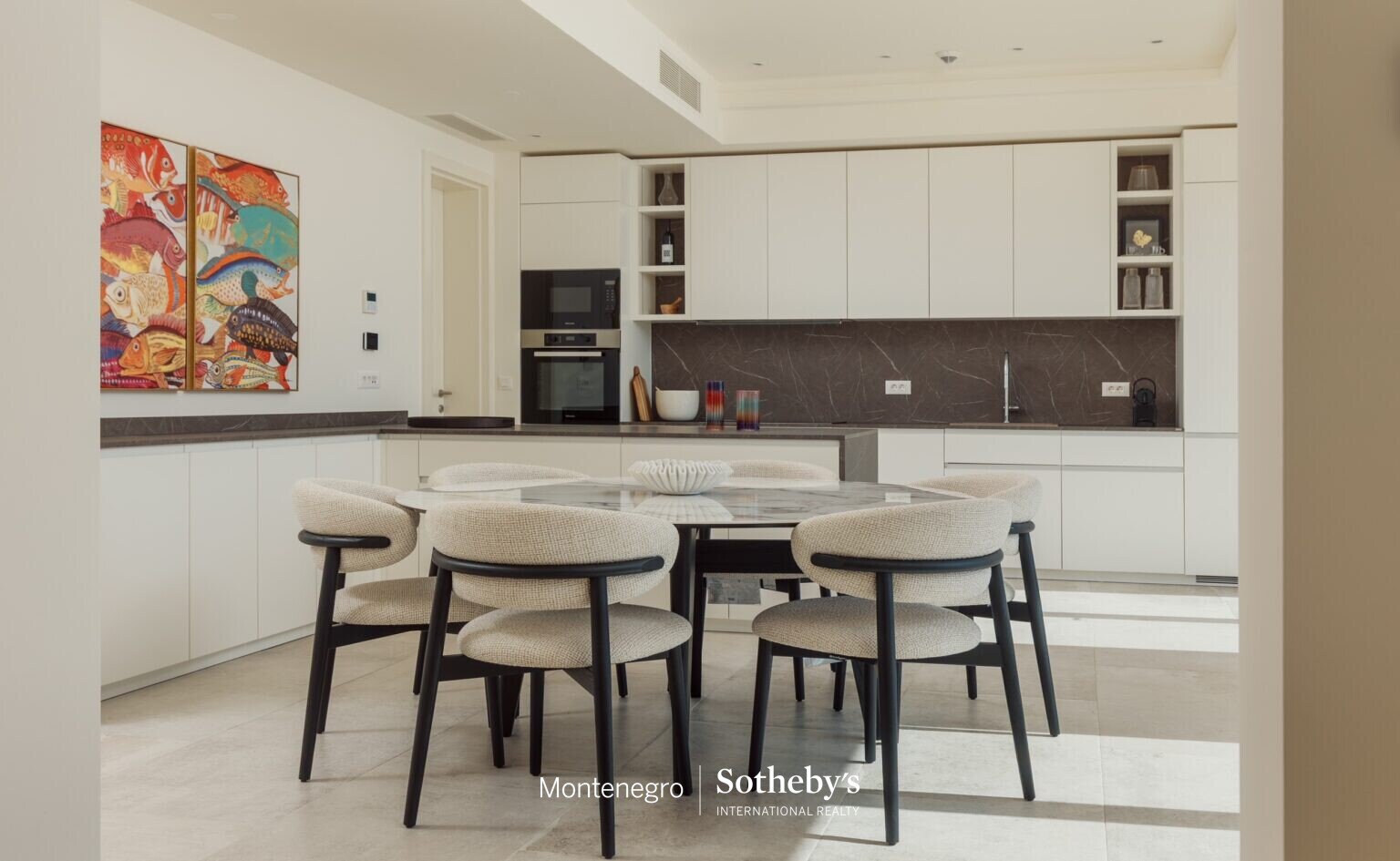 Luxury Four-bedroom Villa in Marina Village