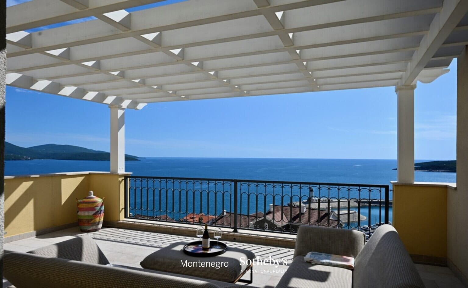 Luxury Four-bedroom Villa in Marina Village