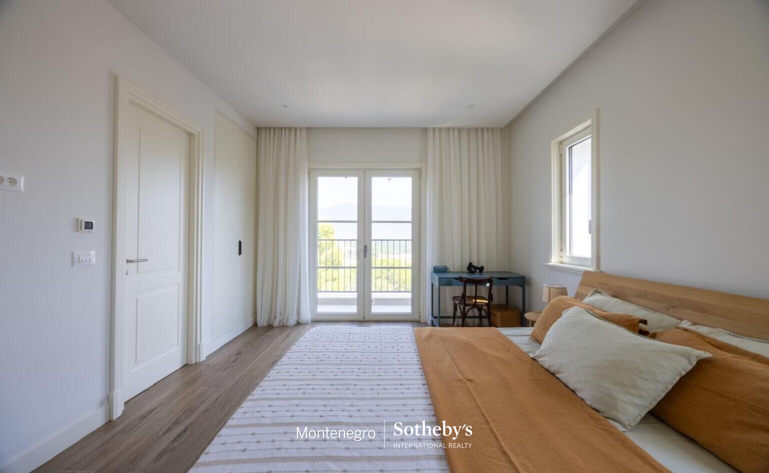 Modern Two bedroom Apartment Centrale