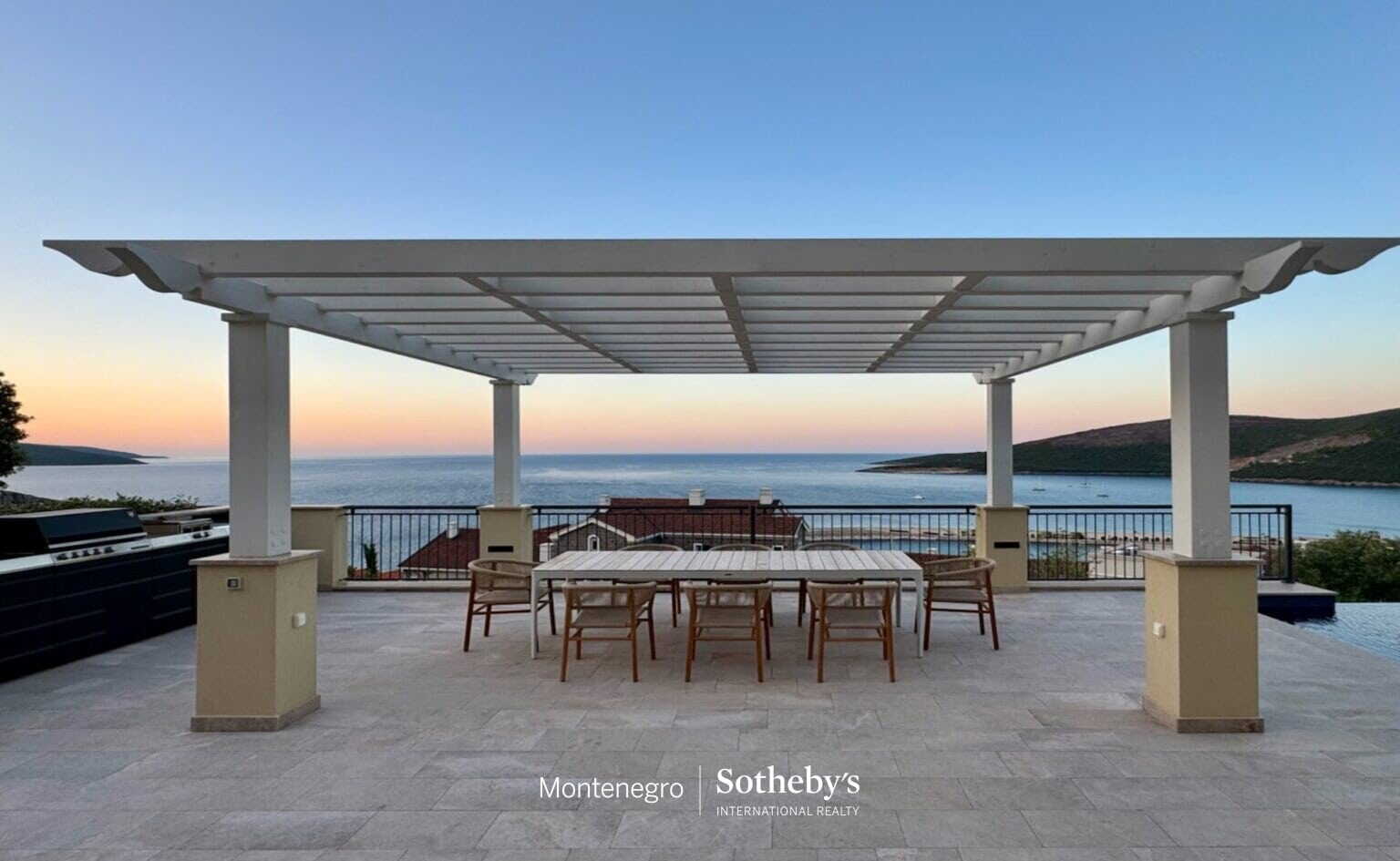 Luxury Four-bedroom Villa in Marina Village