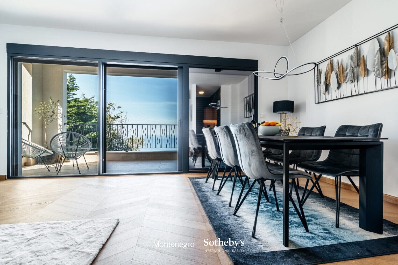 Three-bedroom apartment Tudorovici