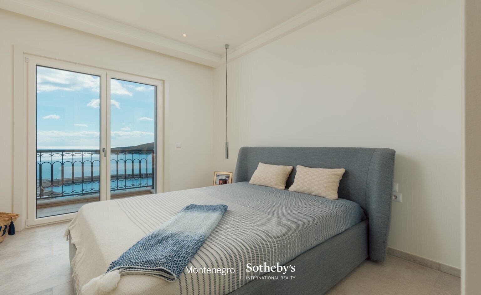 Luxury Four-bedroom Villa in Marina Village
