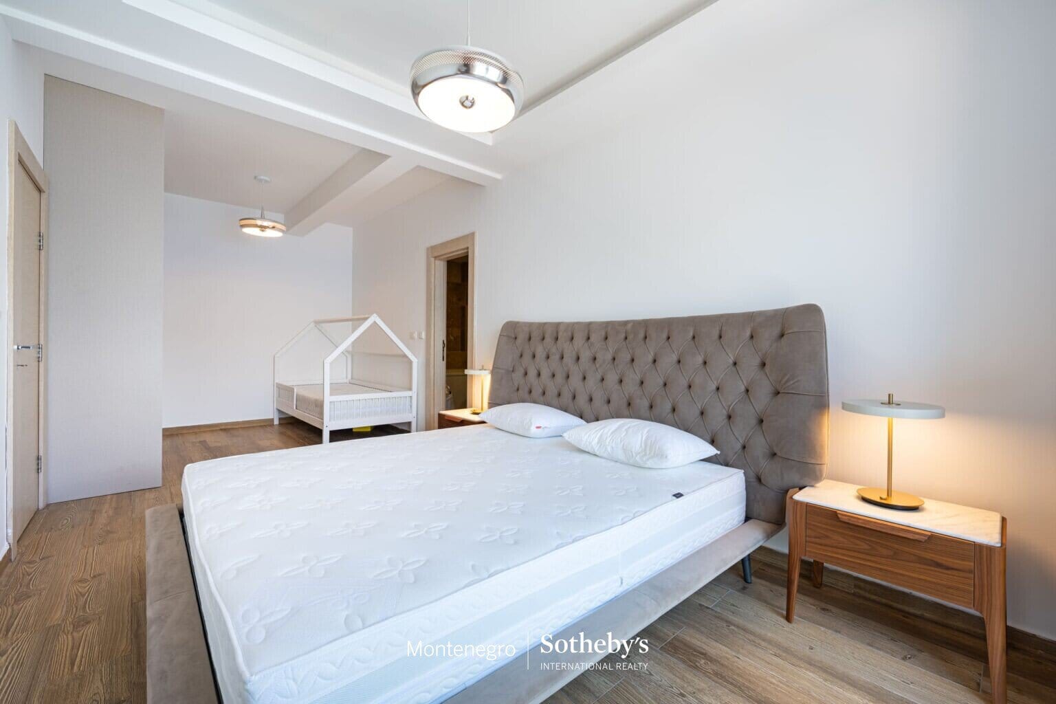 Kostanjica Three Bedroom Apartment