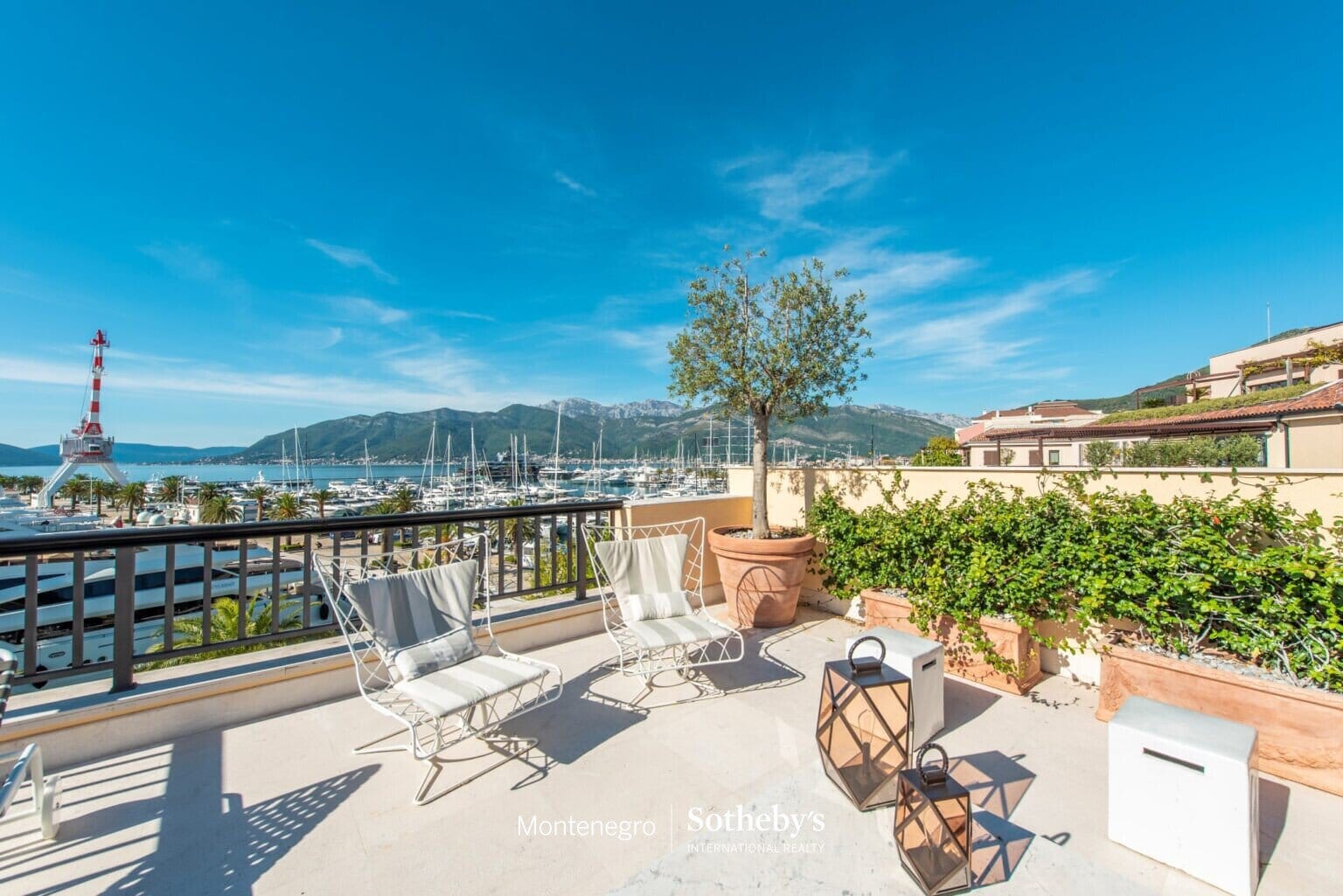 Designer Three Bedroom Waterfront Apartment Teuta